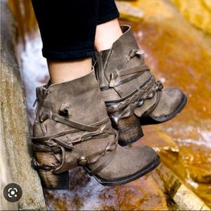 Vintage Freebird Rare Leather Cairo Booties
